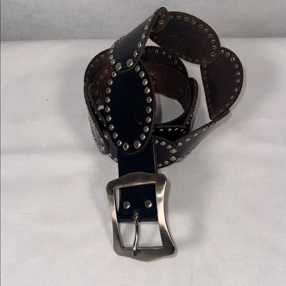 Black Leather Belt with Silver Buckle - Picture 4 of 4